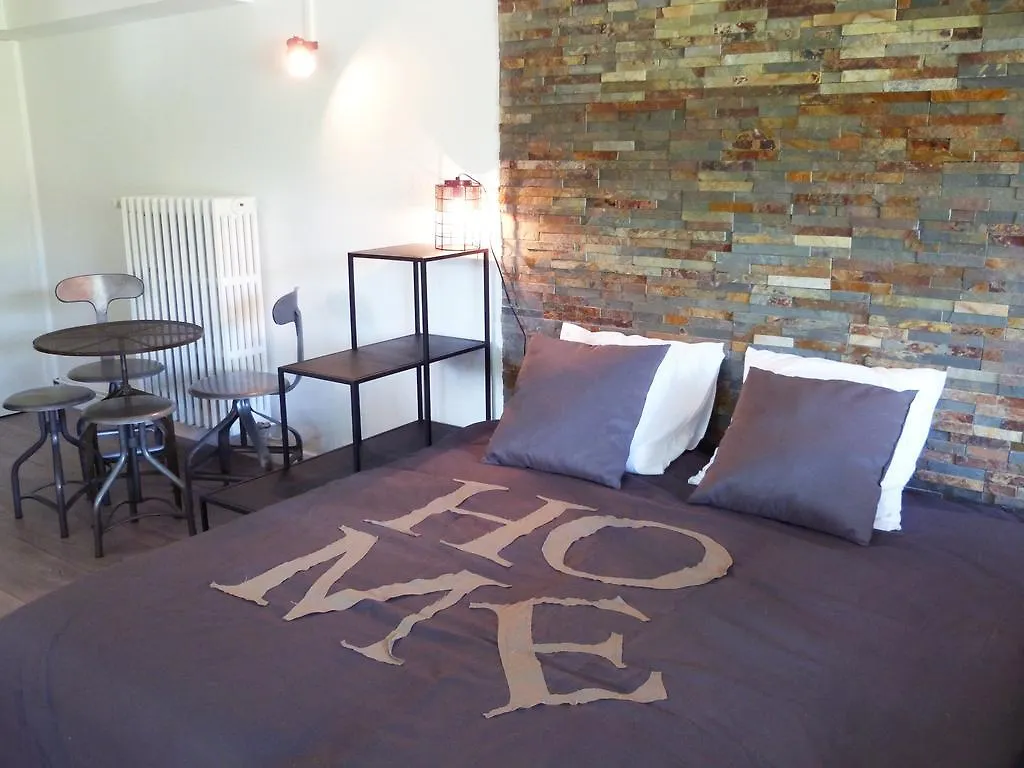 Ecully Loft Hotel 0*, Champagne-au-Mont-d'Or