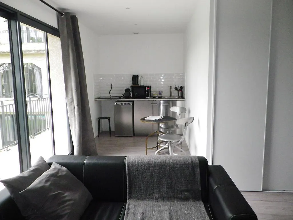 Ecully Loft Hotel 0*, Champagne-au-Mont-d'Or